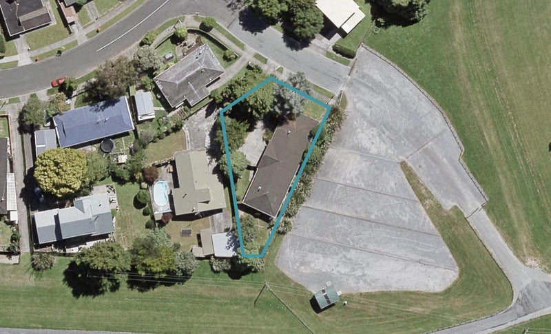 6B Michigan Crescent, Totara Park, Upper Hutt - Carousel 1