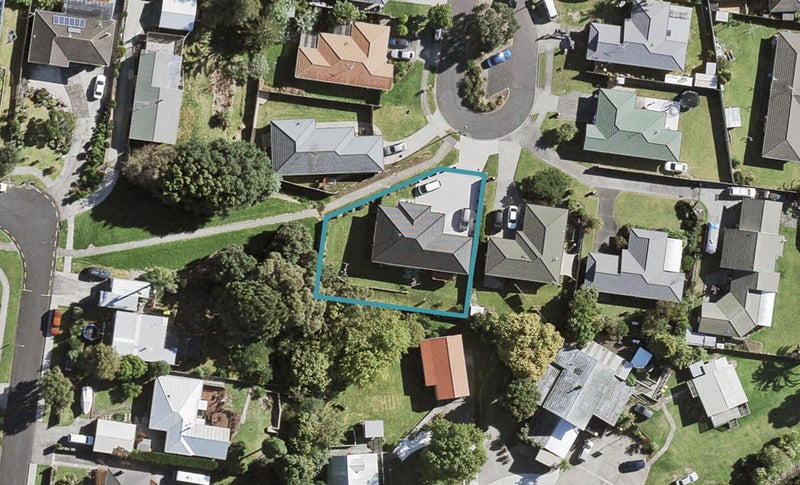 19 Reremanu Place, Weymouth, Auckland - Carousel 1