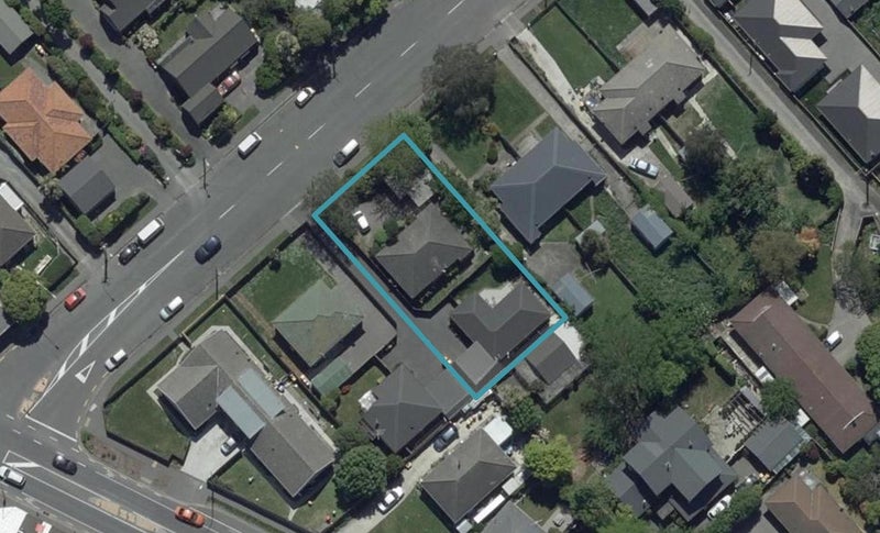 2/79 Aorangi Road, Bryndwr, Christchurch - Carousel 1