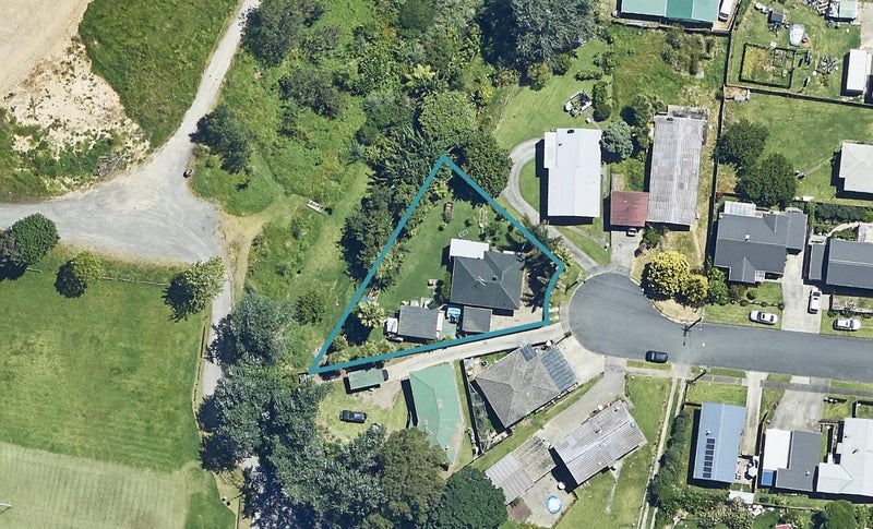 11 Rauhea Street, Brookfield, Tauranga - Carousel 1