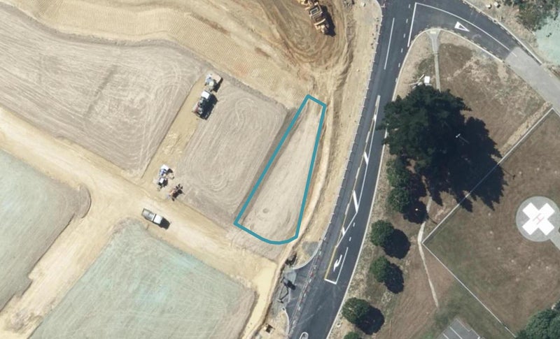 2 Hokioi Drive, Kenepuru, Porirua - Carousel 1