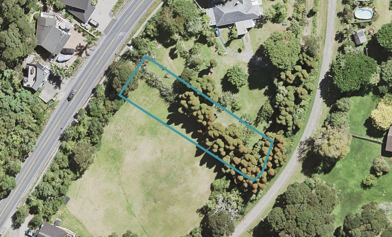 1182 Scenic Drive North, Swanson, Auckland - Carousel 1