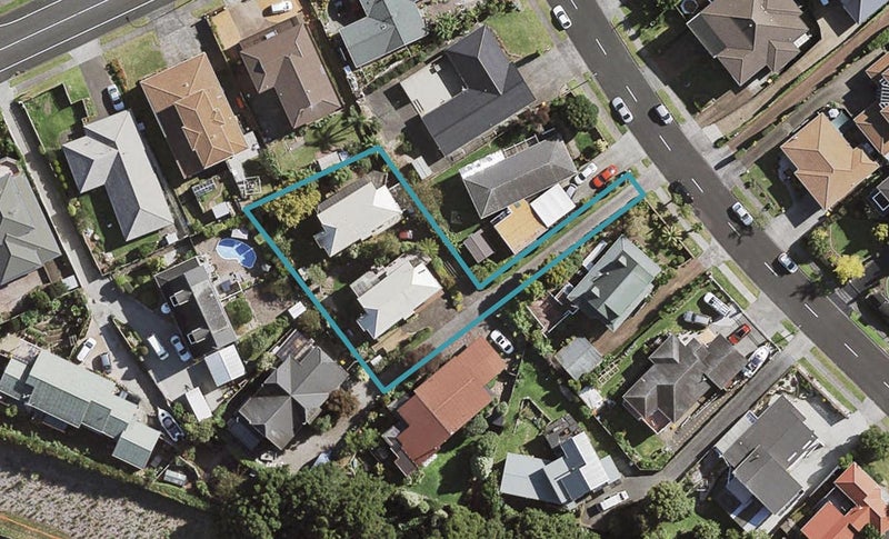 1/7 Calluna Crescent, Totara Heights, Auckland - Carousel 1
