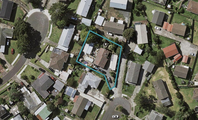 12 Ulay Place, Clover Park, Auckland - Carousel 1