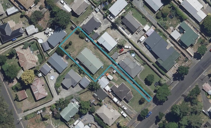 26 Huia Avenue, Forest Lake, Hamilton - Carousel 1