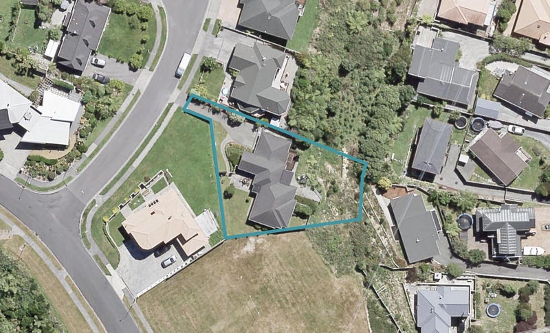 2 Fernridge Way, Tirohanga, Lower Hutt - Carousel 1