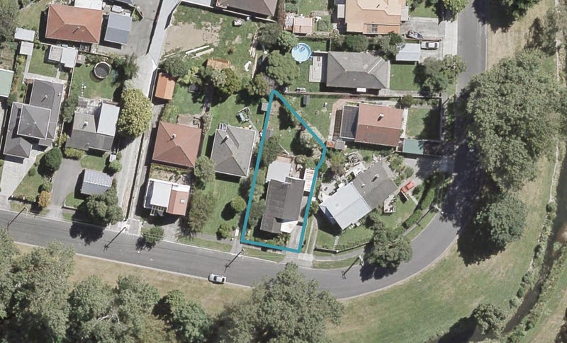 241 Riverside Drive, Waterloo, Lower Hutt - Carousel 1