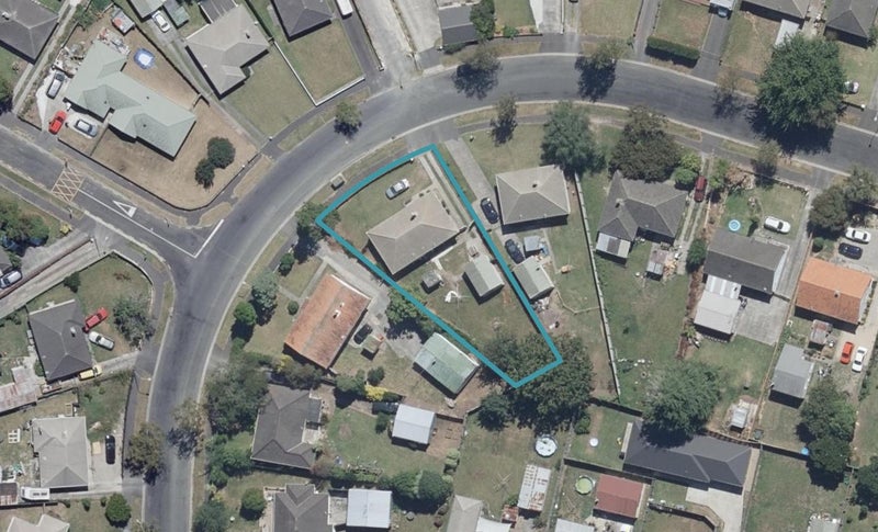 14 Montgomery Crescent, Bader, Hamilton - Carousel 1