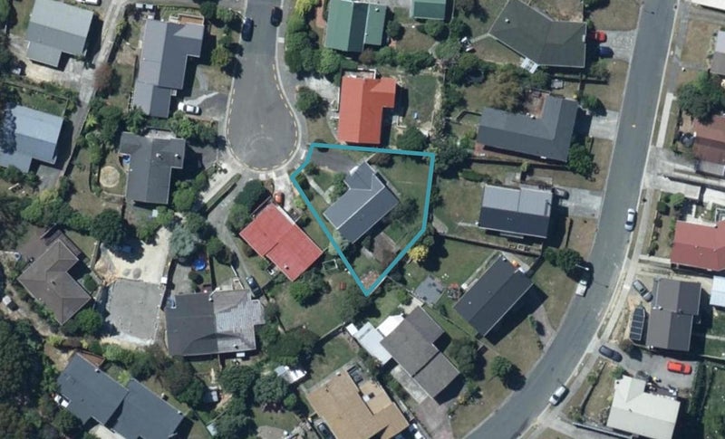 7 Pump Lane, Whitby, Porirua - Carousel 1