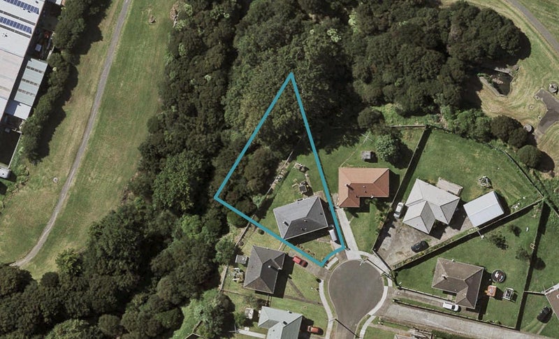10 Oroua Place, Otara, Auckland - Carousel 1