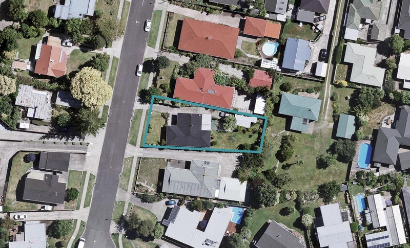 32 Hammond Road, Taradale, Napier - Carousel 1