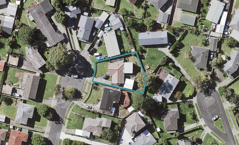 19 Medina Place, Half Moon Bay, Auckland - Carousel 1