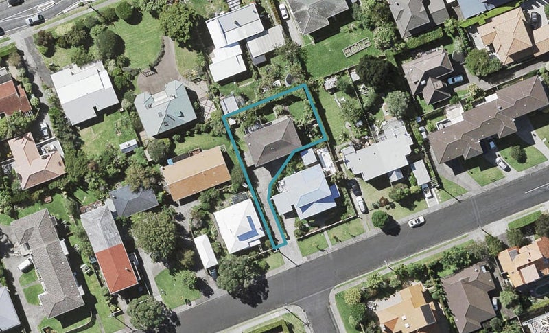 24A Westwell Road, Belmont, Auckland - Carousel 1