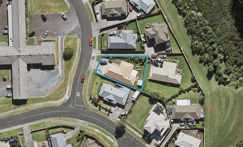 62 Abiru Crescent, Favona, Auckland - Carousel 1