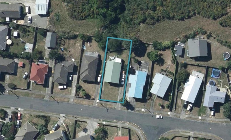 9 Moult Street, Titahi Bay, Porirua - Carousel 1