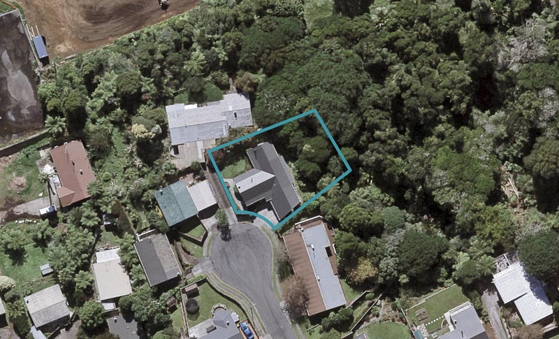 6 Jensen Place, Frankleigh Park, New Plymouth - Carousel 1