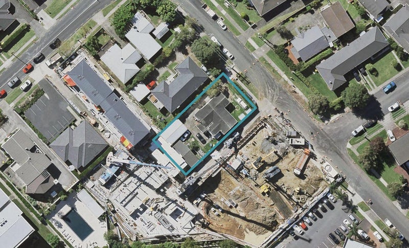 14 Lake Pupuke Drive, Takapuna, Auckland - Carousel 1