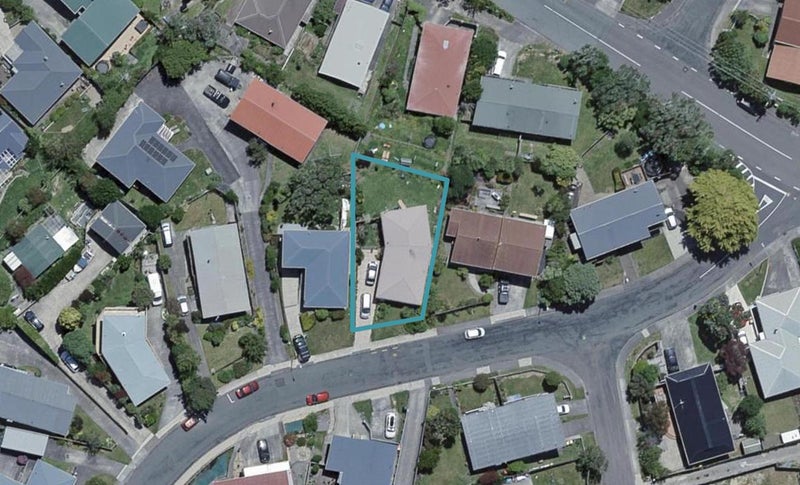 41 Carluke Street, Paparangi, Wellington - Carousel 1