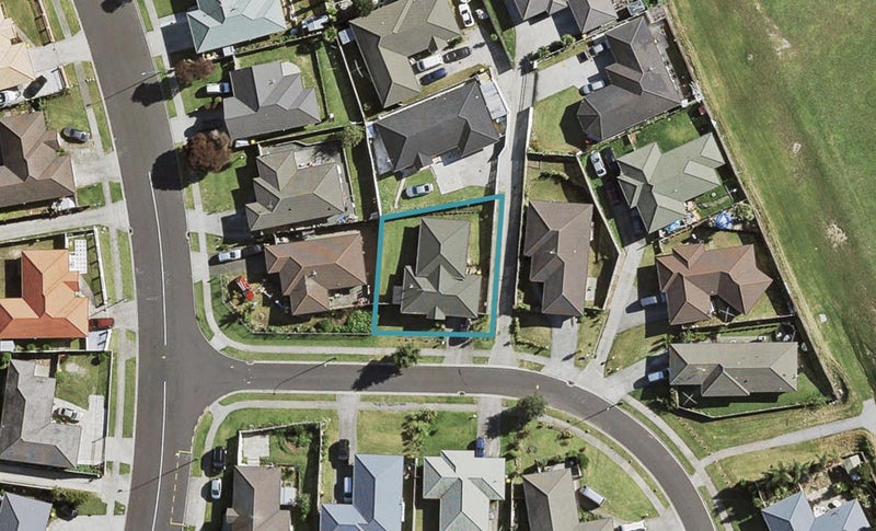 4 Carn Place, Weymouth, Auckland - Carousel 1
