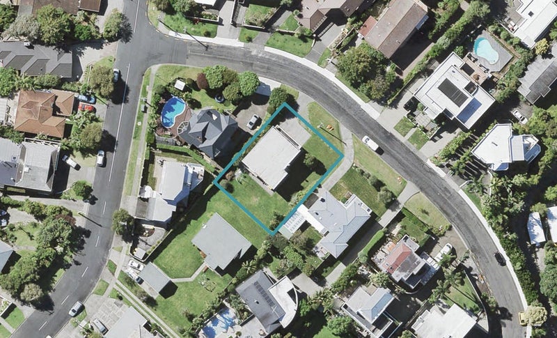 24 Eastcliffe Road, Castor Bay, Auckland - Carousel 1