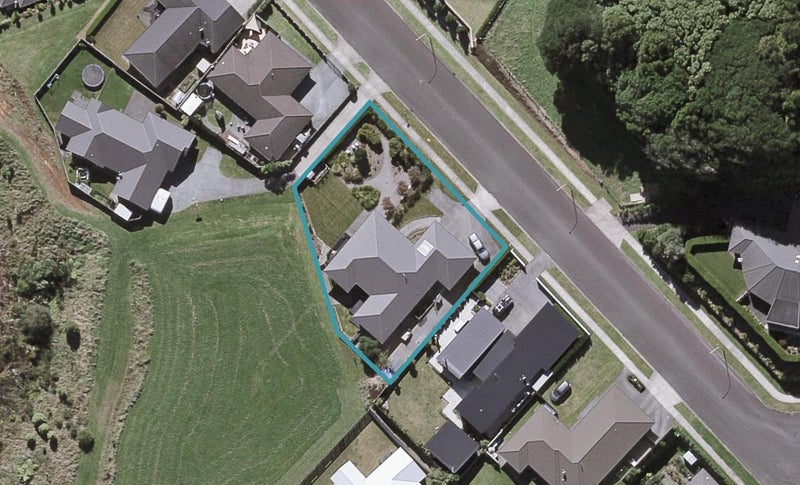 26 Ainslee Street, Highlands Park, New Plymouth - Carousel 1