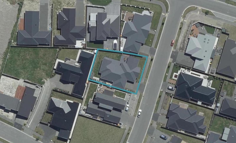 4 Broadstairs Avenue, Casebrook, Christchurch - Carousel 1