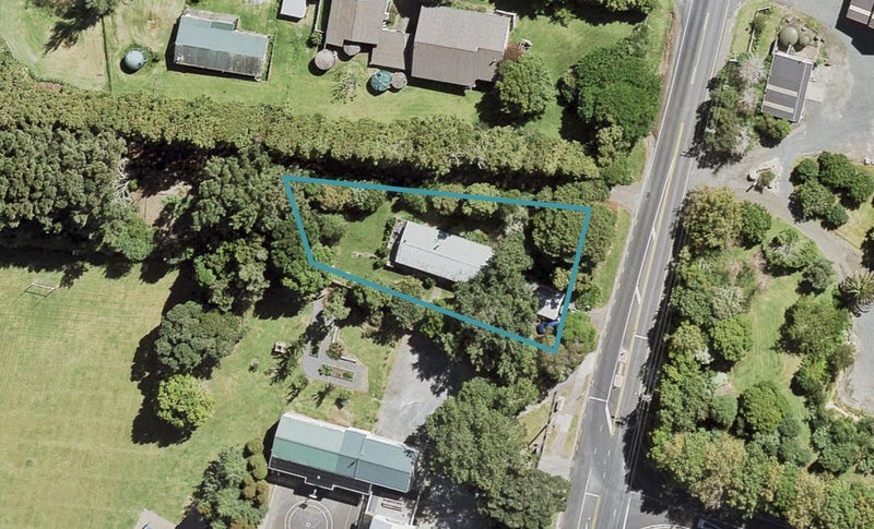 448 Waitakere Road, Henderson - Carousel 1