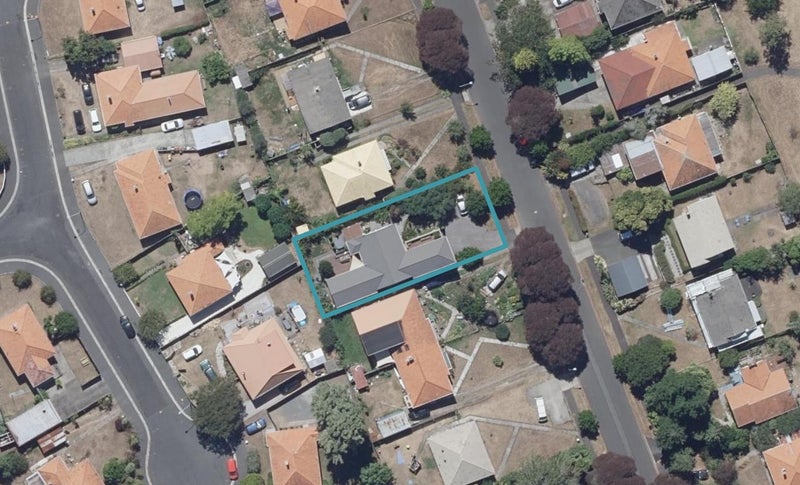27 Plunket Terrace, Hamilton East, Hamilton - Carousel 1