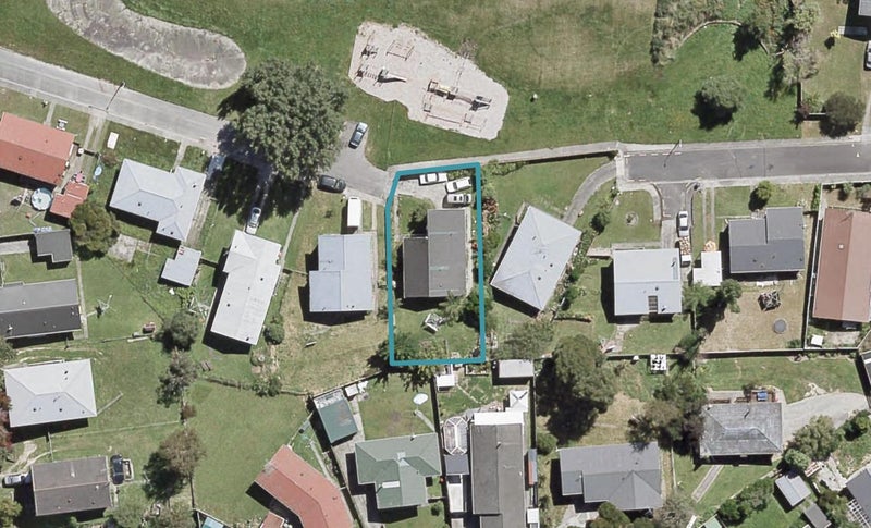 32 Speargrass Grove, Timberlea, Upper Hutt - Carousel 1