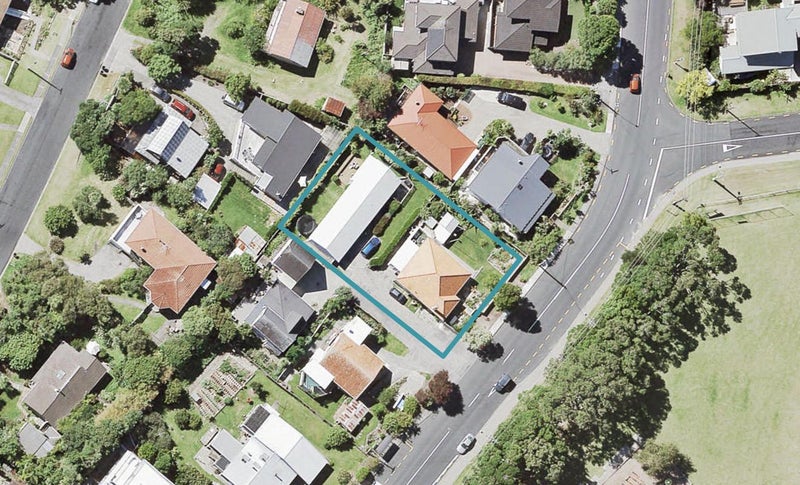 2/41 Browns Bay Road, Browns Bay, Auckland - Carousel 1