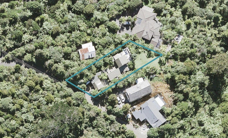 487 Scenic Drive, Waiatarua, Auckland - Carousel 1