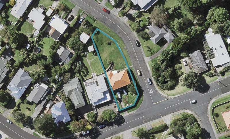 21 Coronation Street, Belmont, Auckland - Carousel 1