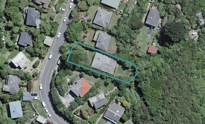 32 Montgomery Avenue, Karori, Wellington - Carousel 1