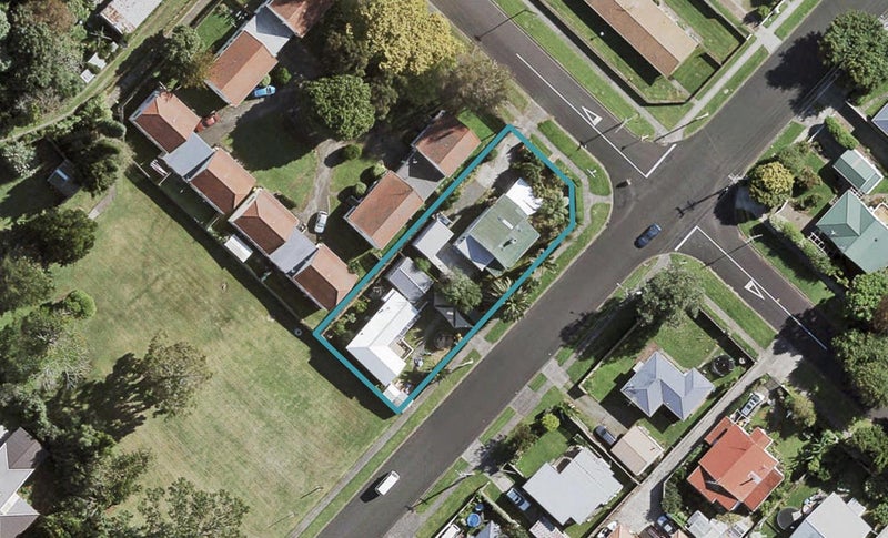 1/16 Waiari Road, Conifer Grove, Takanini - Carousel 1