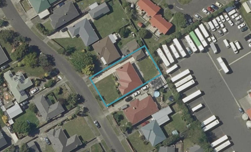 15 Richmond Avenue, Takaro, Palmerston North - Carousel 1