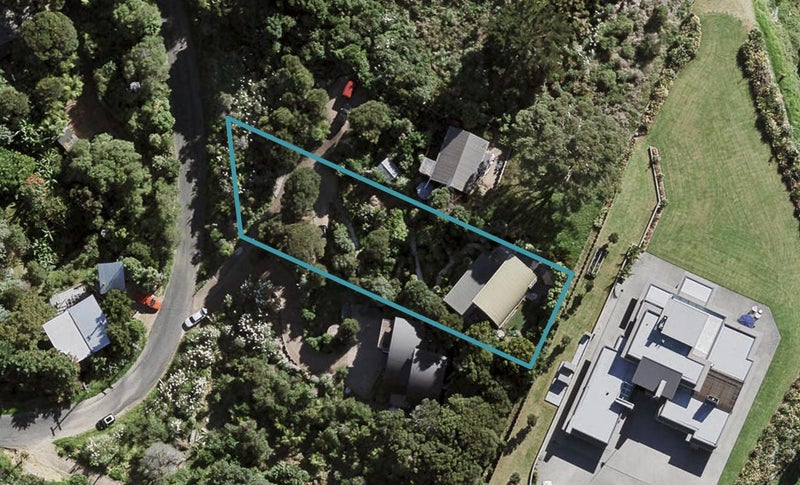 37 Great Barrier Road, Oneroa, Waiheke Island - Carousel 1