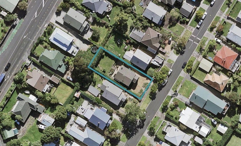 19 Columbia Road, Sandringham, Auckland - Carousel 1