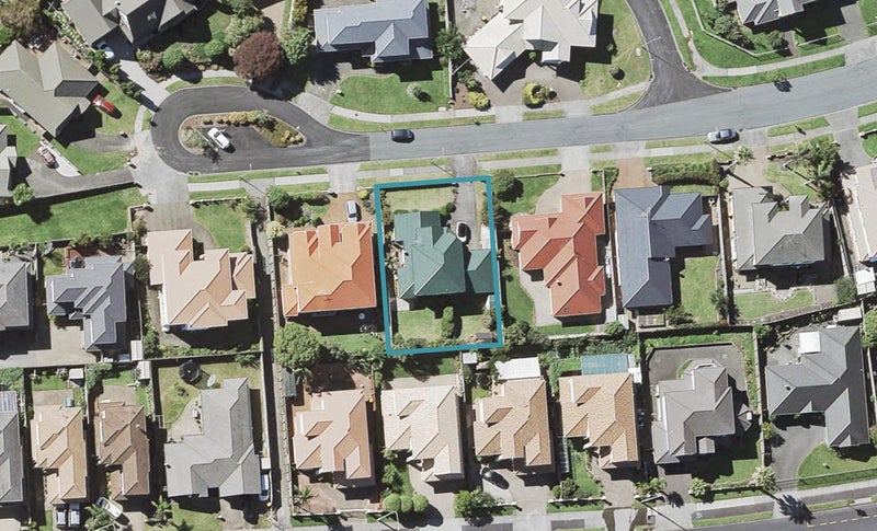 16 Sandalwood Place, Somerville, Manukau - Carousel 1