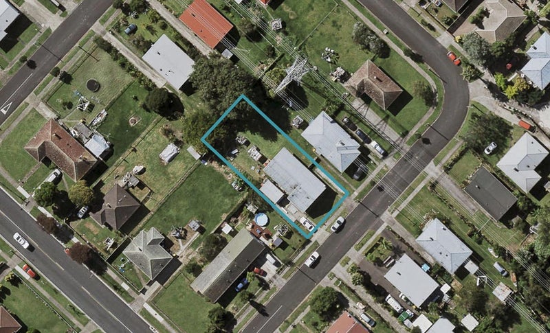 13 Ingram Crescent, Otara, Auckland - Carousel 1