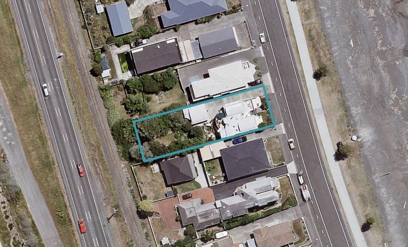 78 The Esplanade, Westshore, Napier - Carousel 1