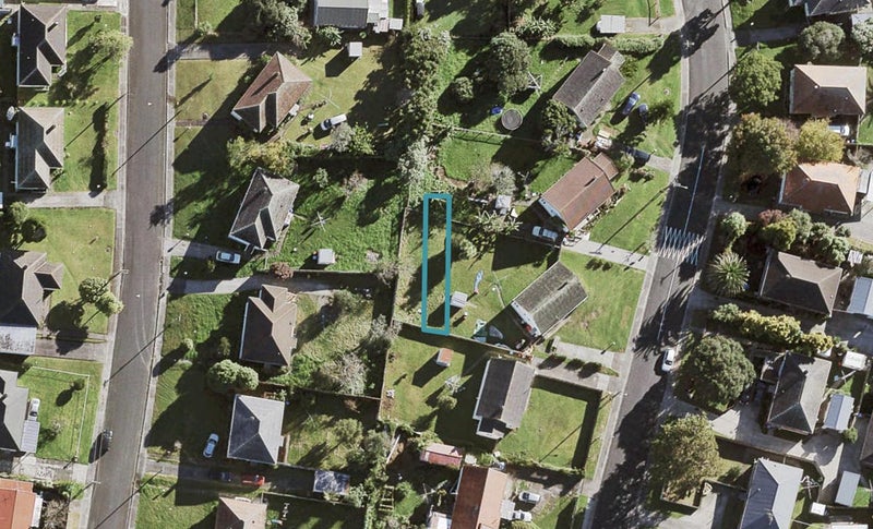 13 Kakaho Road, MOUNT ROSKILL - Carousel 1