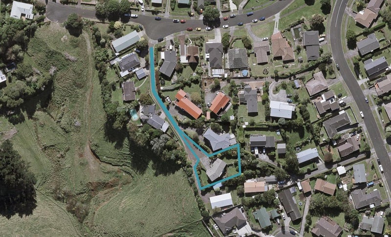 15C St Ives Grove, Whalers Gate, New Plymouth - Carousel 1