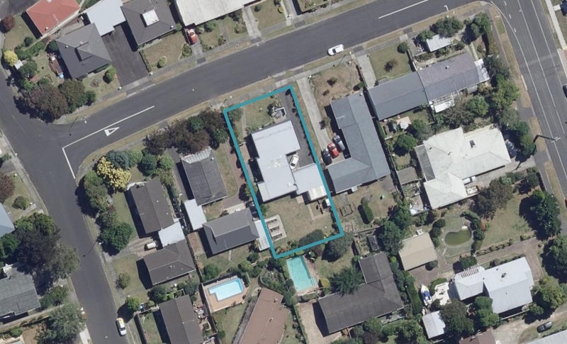 6 Sandringham Road, Enderley, Hamilton - Carousel 1