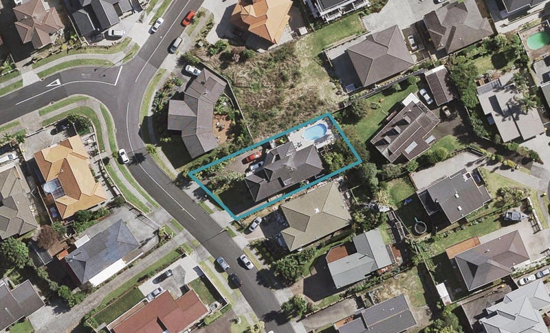 11 Sophora Place, Totara Heights, Auckland - Carousel 1