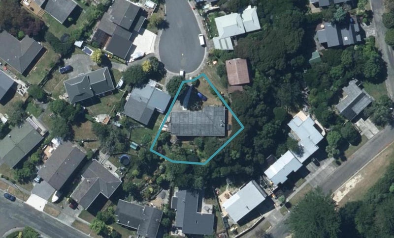 10 Cabin Lane, Whitby, Porirua - Carousel 1