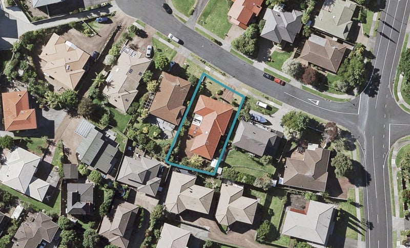 6 Spears Place, Botany Downs, Auckland - Carousel 1