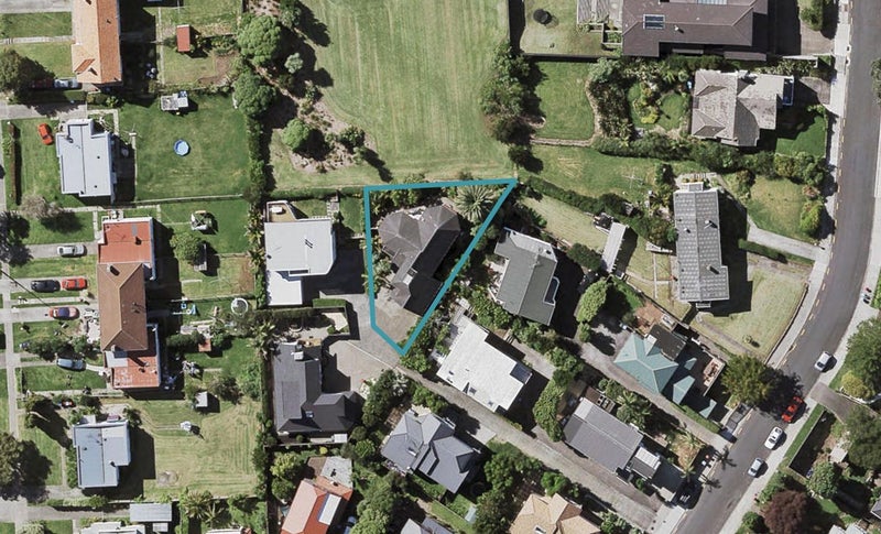 58B Kurahaupo Street, Orakei, Auckland - Carousel 1