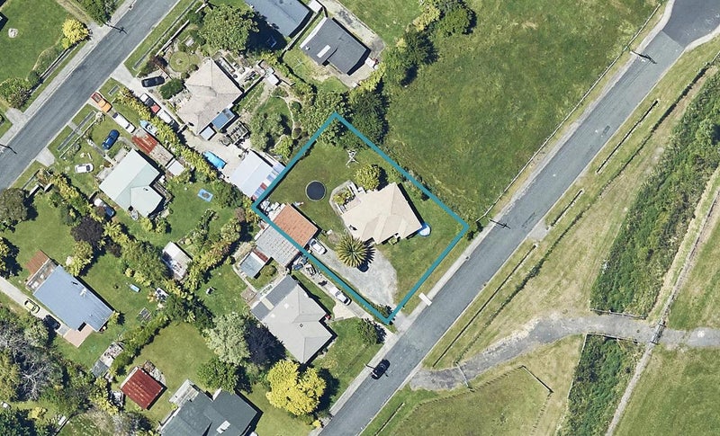 8 Williton Road, Hannahs Bay, Rotorua - Carousel 1