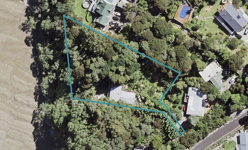 15 Arapito Road, Titirangi, Auckland - Carousel 1