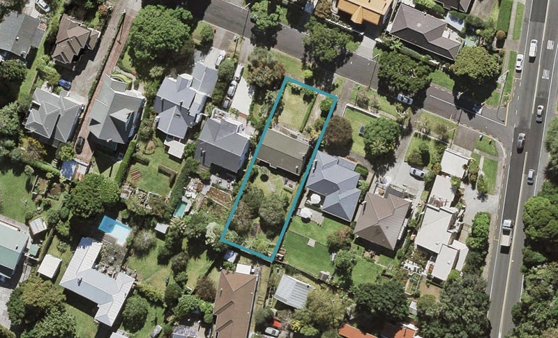 8 Marie Avenue, Hillsborough, Auckland - Carousel 1